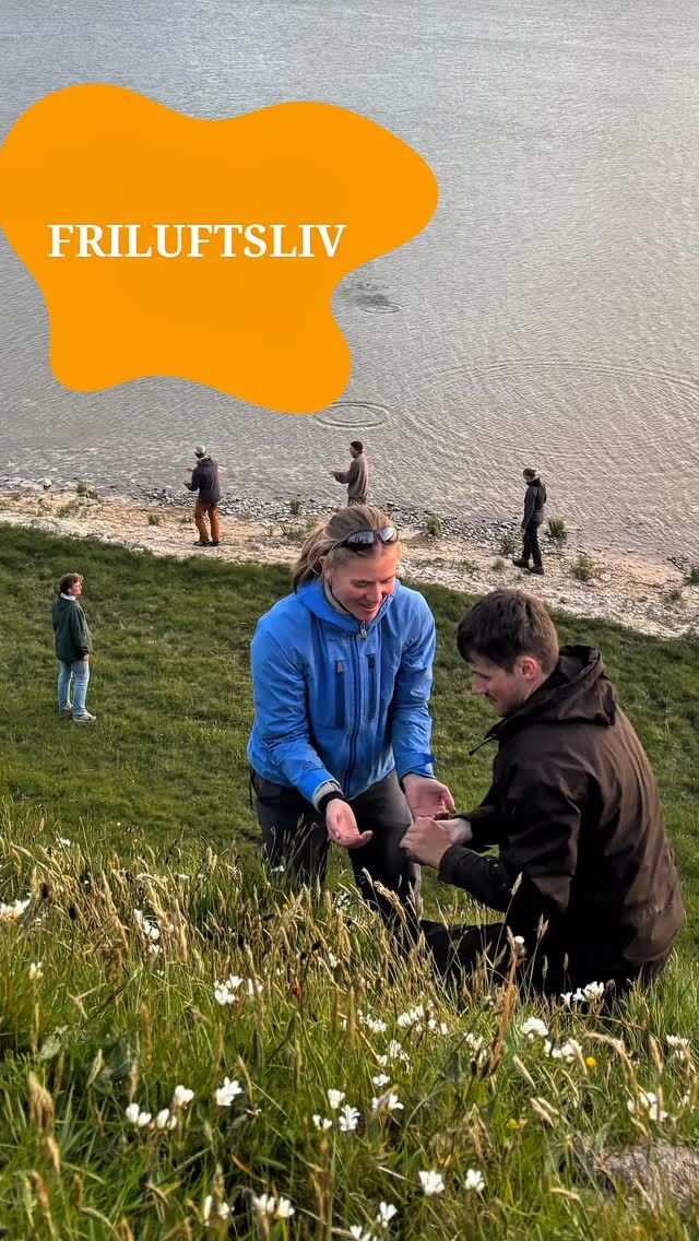 Følg med friluftsliv på tur 🌱🌞
Friluftsliv har været en tur i Thy for at nyde den flotte natur. Der blev vandret i små og store grupper, lavet mad over bål og trangia, surfet, kajaksurfet og mange andre fede ting #friluftsliv #højskole #højskoleliv #fælleskab