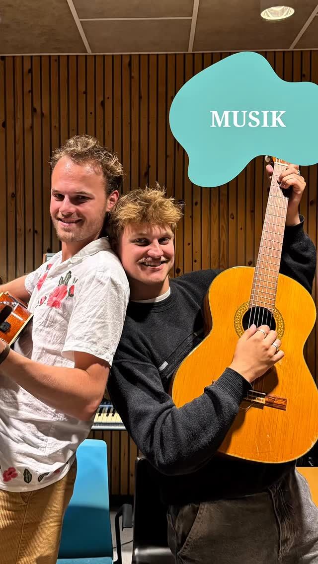 Musik på Nørgaards Højskole 🎶
Er du nysgerrig på, hvad linjefaget Musik indebærer? Hør Teit og Daniel fortælle om linjen her i videoen #musik #højskole #fællesskab