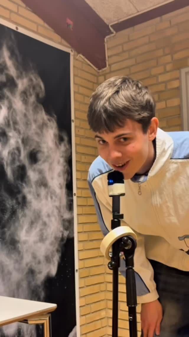 Hvad er det bedste ved at gå på Nørgaards? 🫶🏼

Whisper edition 🤫

Vores seje medieudvalg spurgte koret, da de var på vej til øver 🎶  Hør, hvad de svarede 👆🏼#højskole #højskoleliv